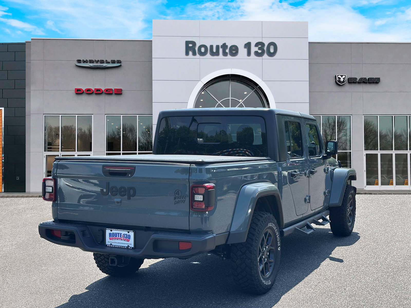 Used 2024 Jeep Gladiator Sport AWD/4WD image 4