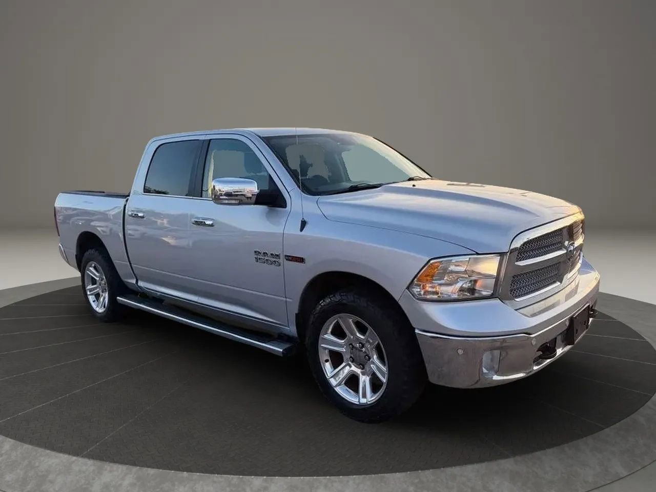 Used 2017 RAM 1500 Lone Star AWD/4WD image 4