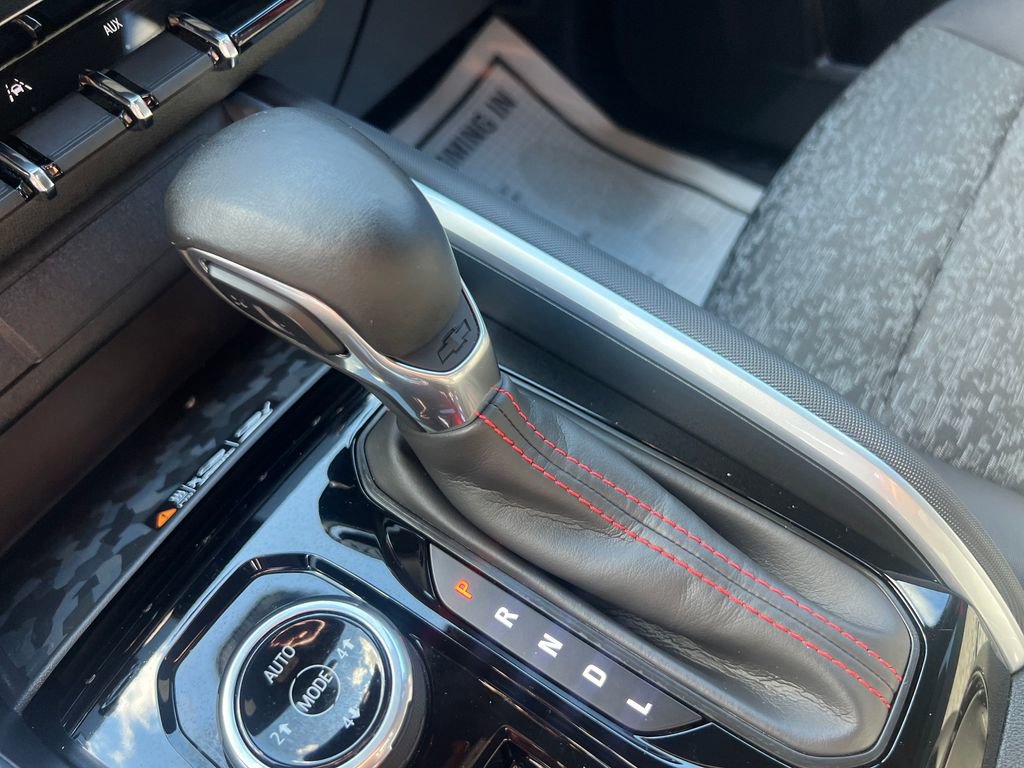 Used 2024 Chevrolet Colorado Z71 w/ Z71 Convenience Package 2 image 25