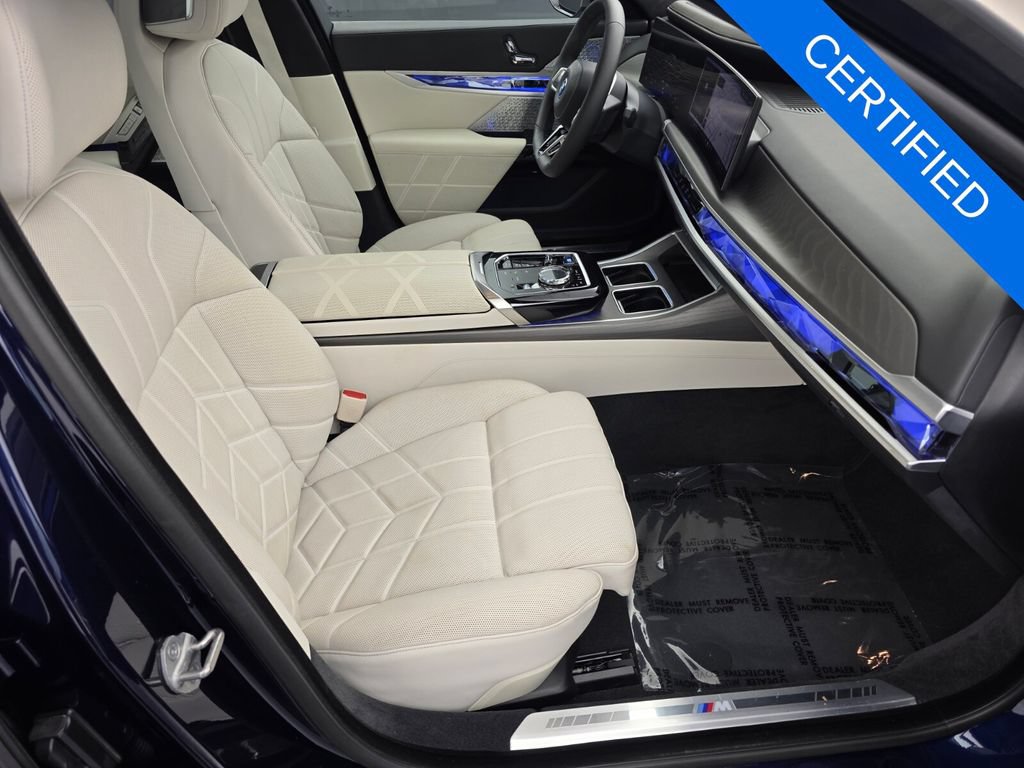 Used 2023 BMW i7 xDrive60 AWD/4WD image 27