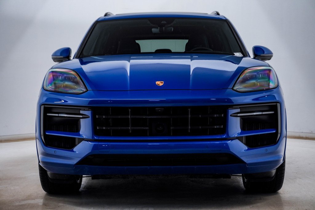 Used 2025 Porsche Cayenne GTS AWD/4WD image 6