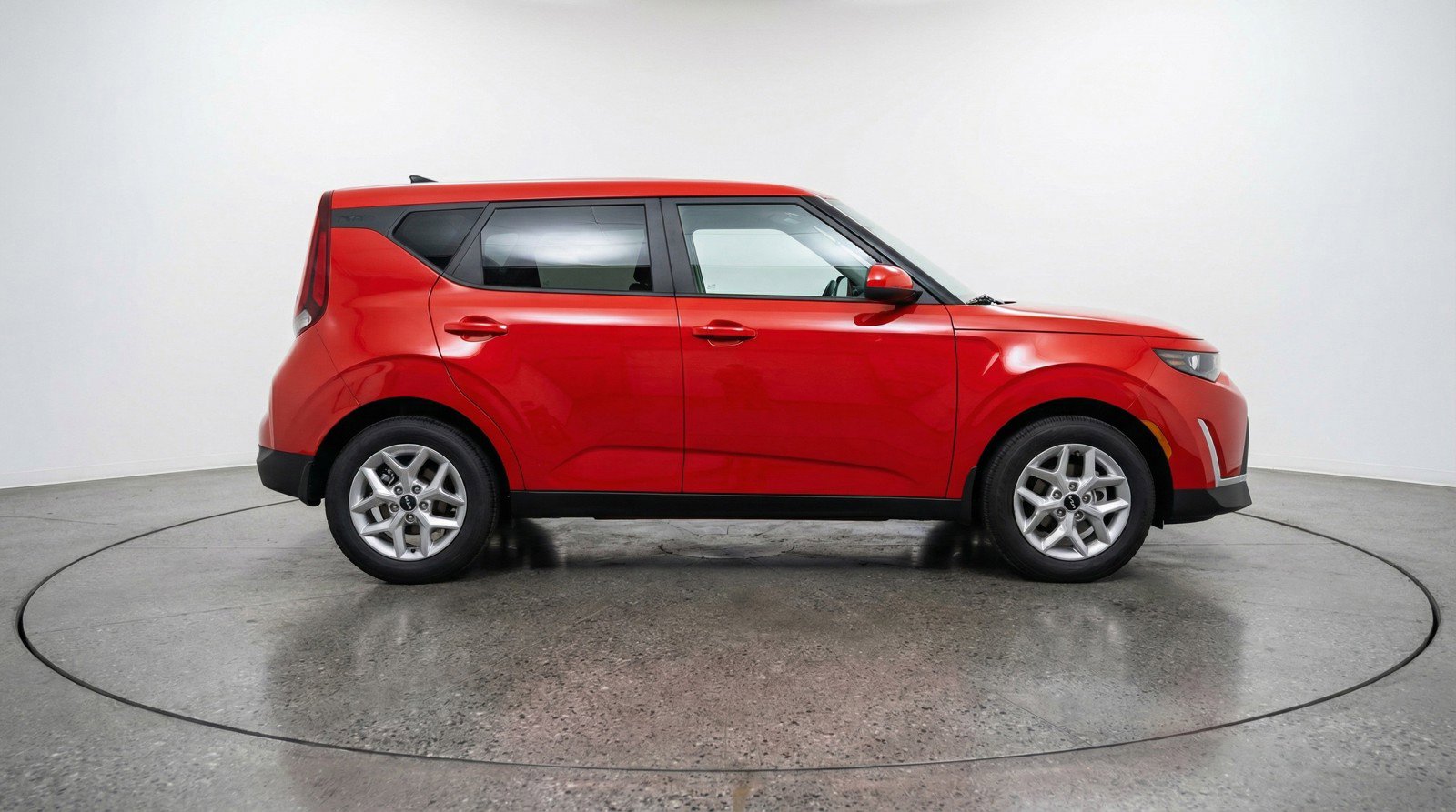 Used 2025 Kia Soul LX w/ LX Technology Package FWD image 11