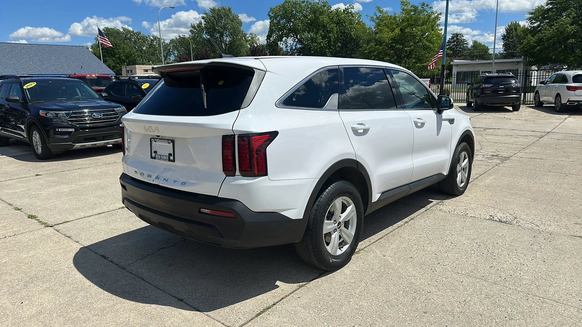 Used 2022 Kia Sorento LX AWD/4WD image 5