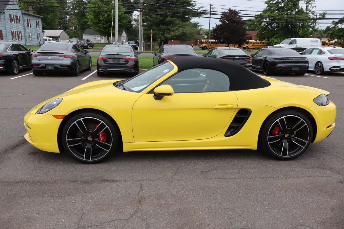 Used 2023 Porsche 718 Boxster S RWD image 9