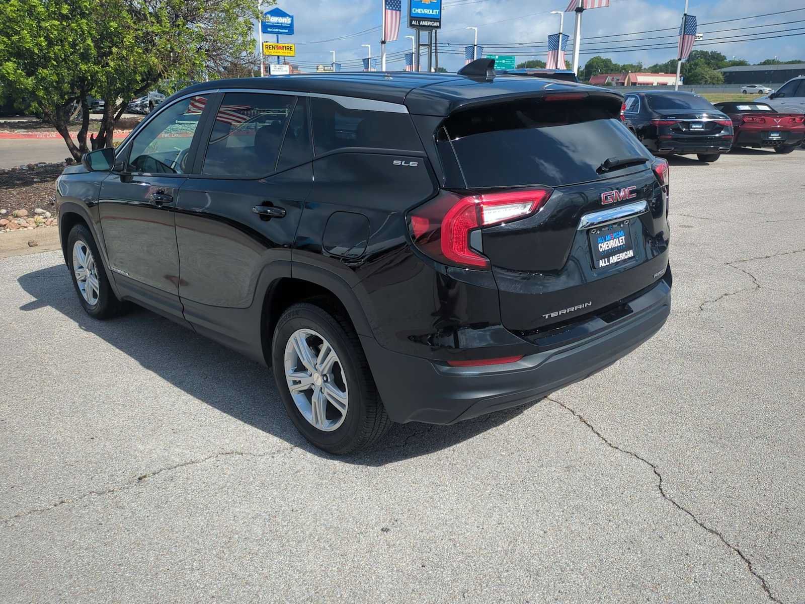 Used 2024 GMC Terrain SLE AWD/4WD image 6