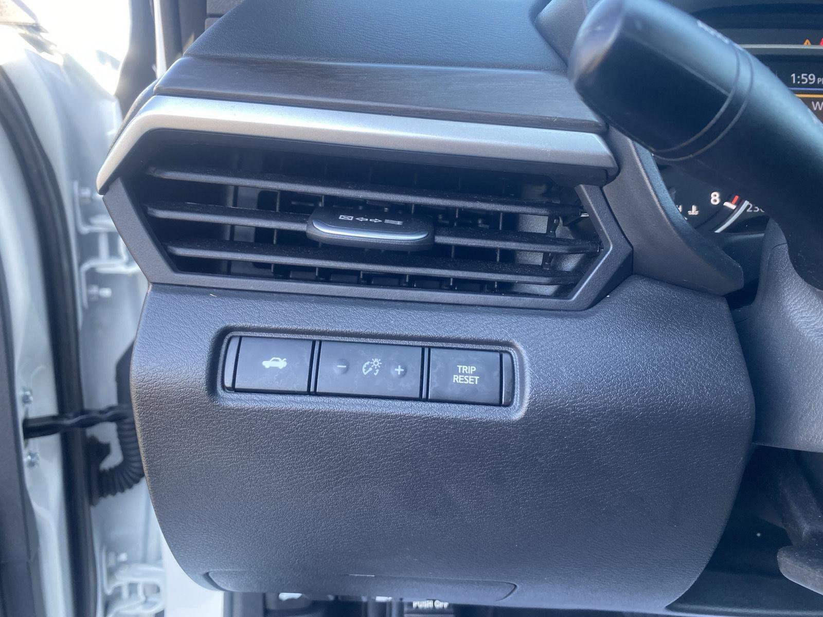 Used 2025 Nissan Altima 2.5 SV image 21