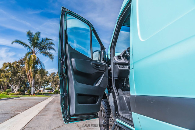 Used 2024 Mercedes-Benz Sprinter 2500 image 25