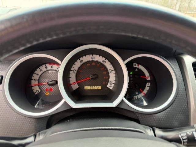 Used 2015 Toyota Tacoma 4x4 Double Cab w/ TRD Off-Road Package image 18