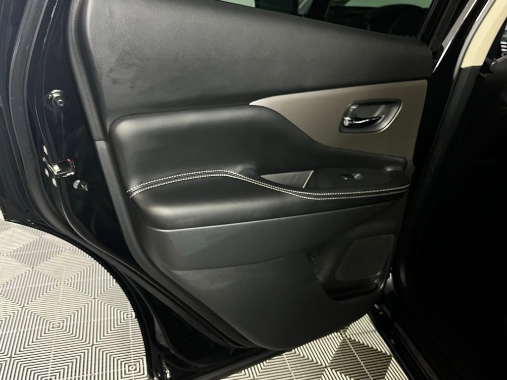 Used 2024 Nissan Murano SV image 28