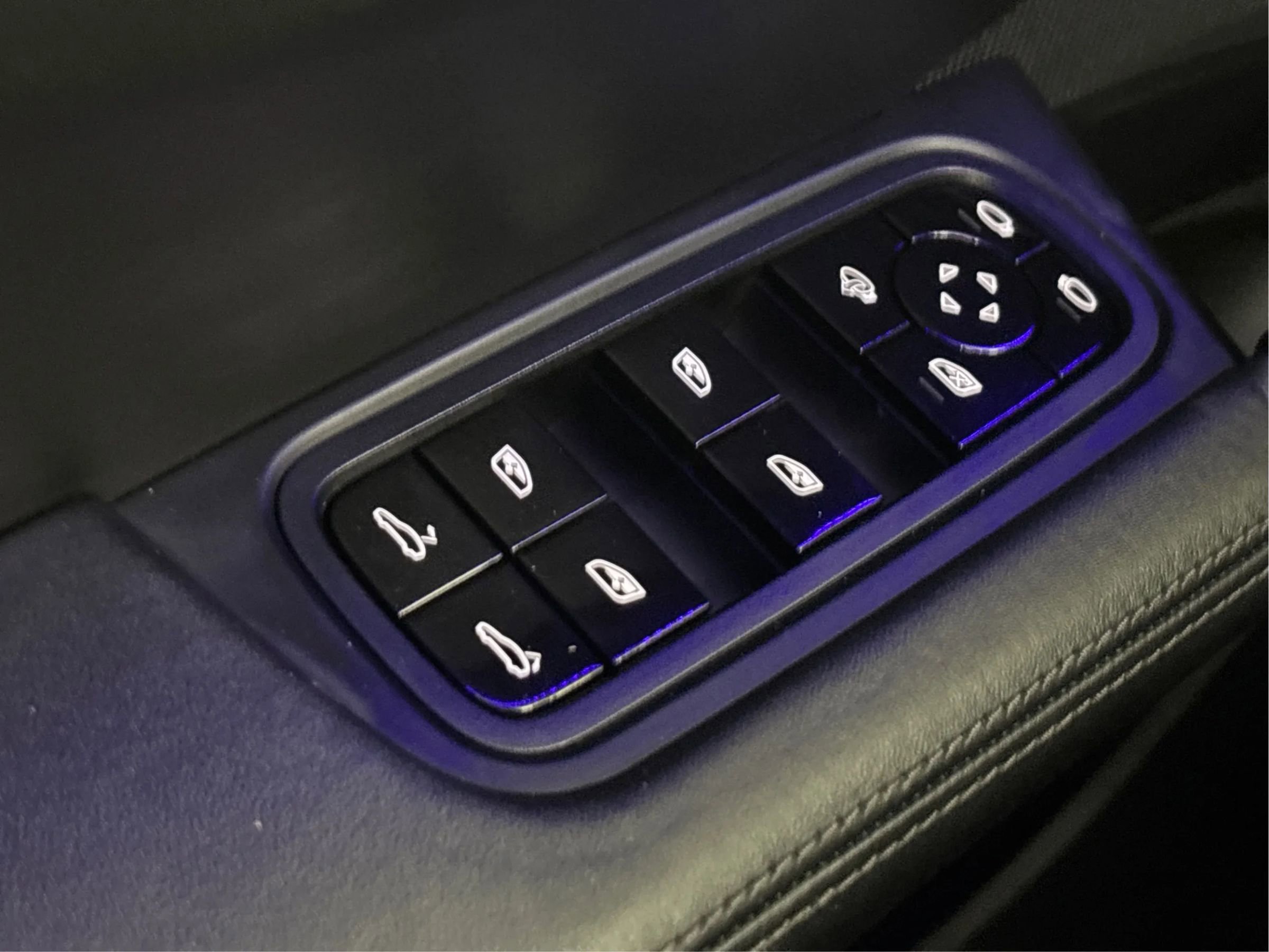 Used 2019 Porsche Cayenne S image 43