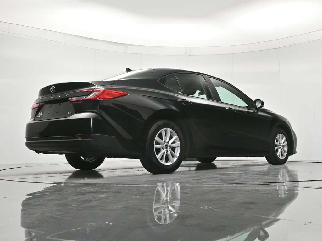 Used 2025 Toyota Camry LE FWD image 40
