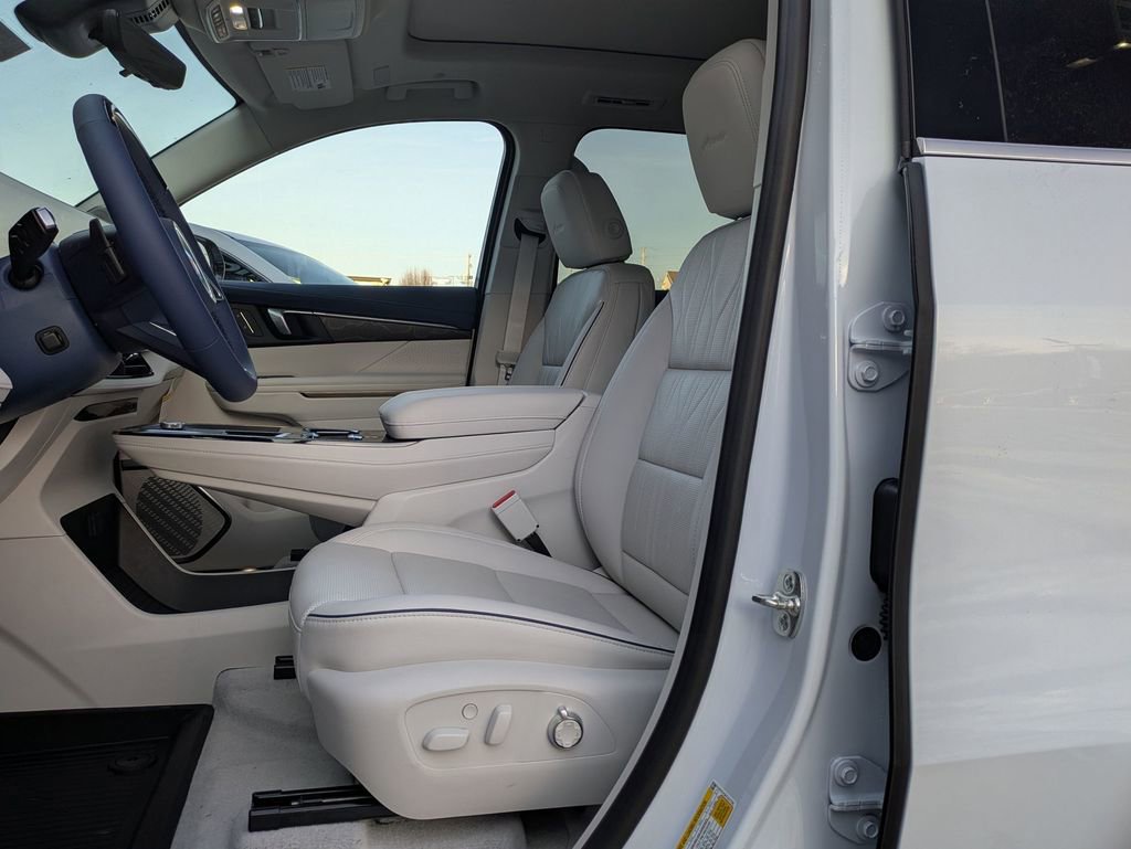 New 2026 Buick Enclave Avenir w/ Super Cruise Package image 14