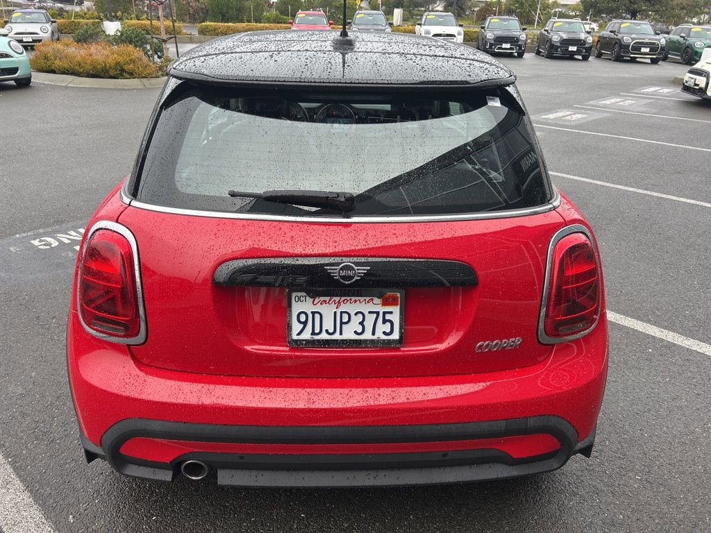 Used 2023 MINI Cooper 2-Door Hardtop image 3