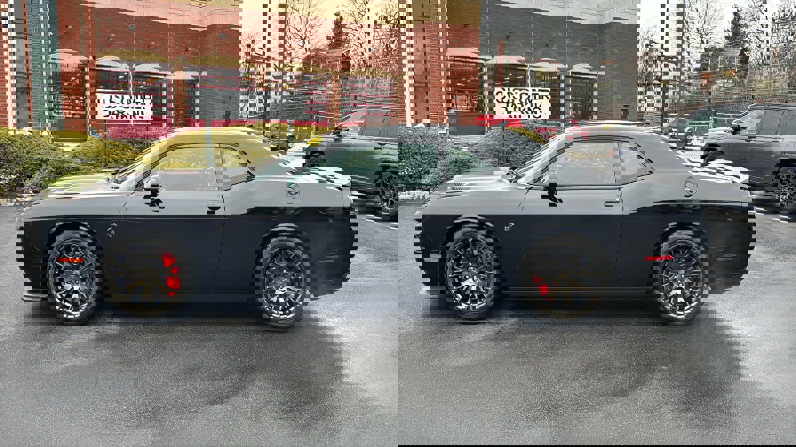 Used 2016 Dodge Challenger SRT Hellcat image 4