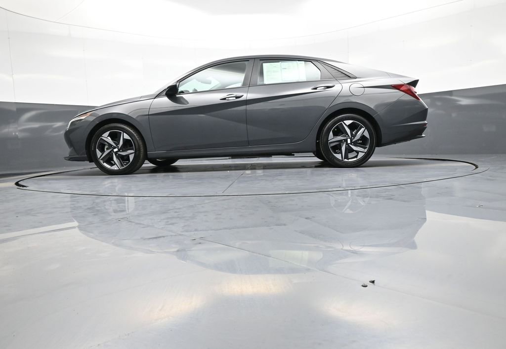 Certified 2023 Hyundai Elantra SEL w/ Convenience Package image 32