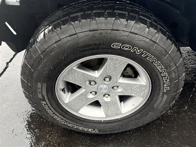 Used 2014 Jeep Wrangler Unlimited Rubicon w/ Dual Top Group image 29