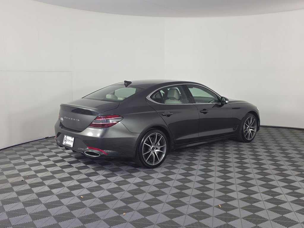 Used 2025 Genesis G70 2.5T image 7