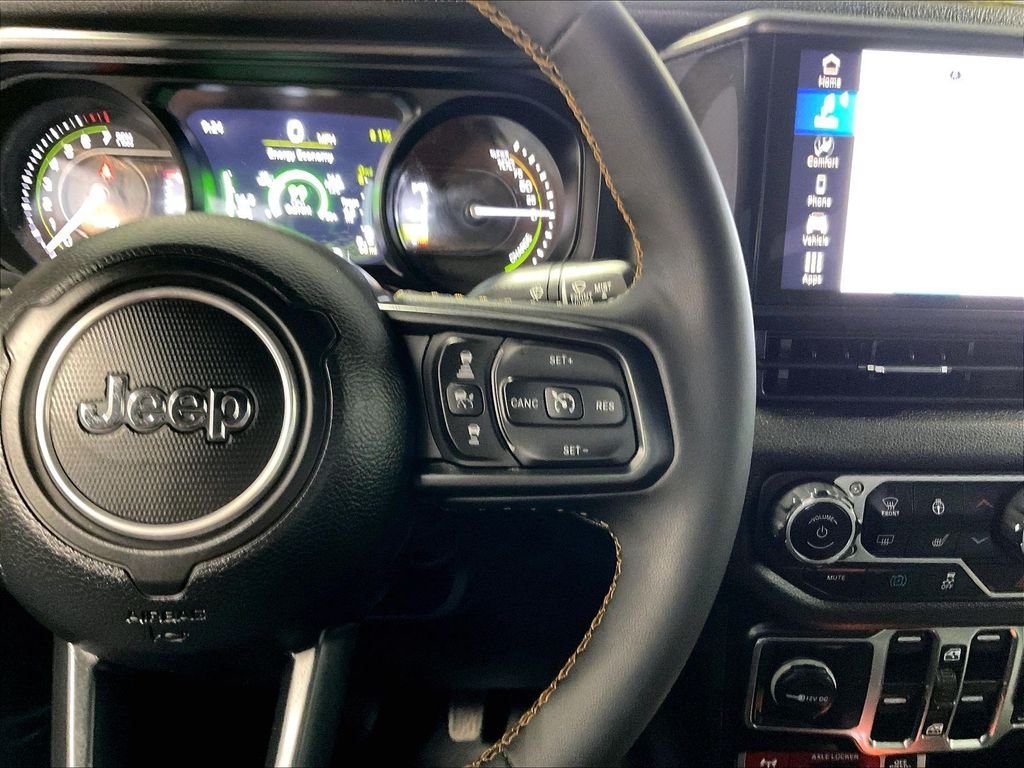 Used 2024 Jeep Wrangler Unlimited AWD/4WD image 23