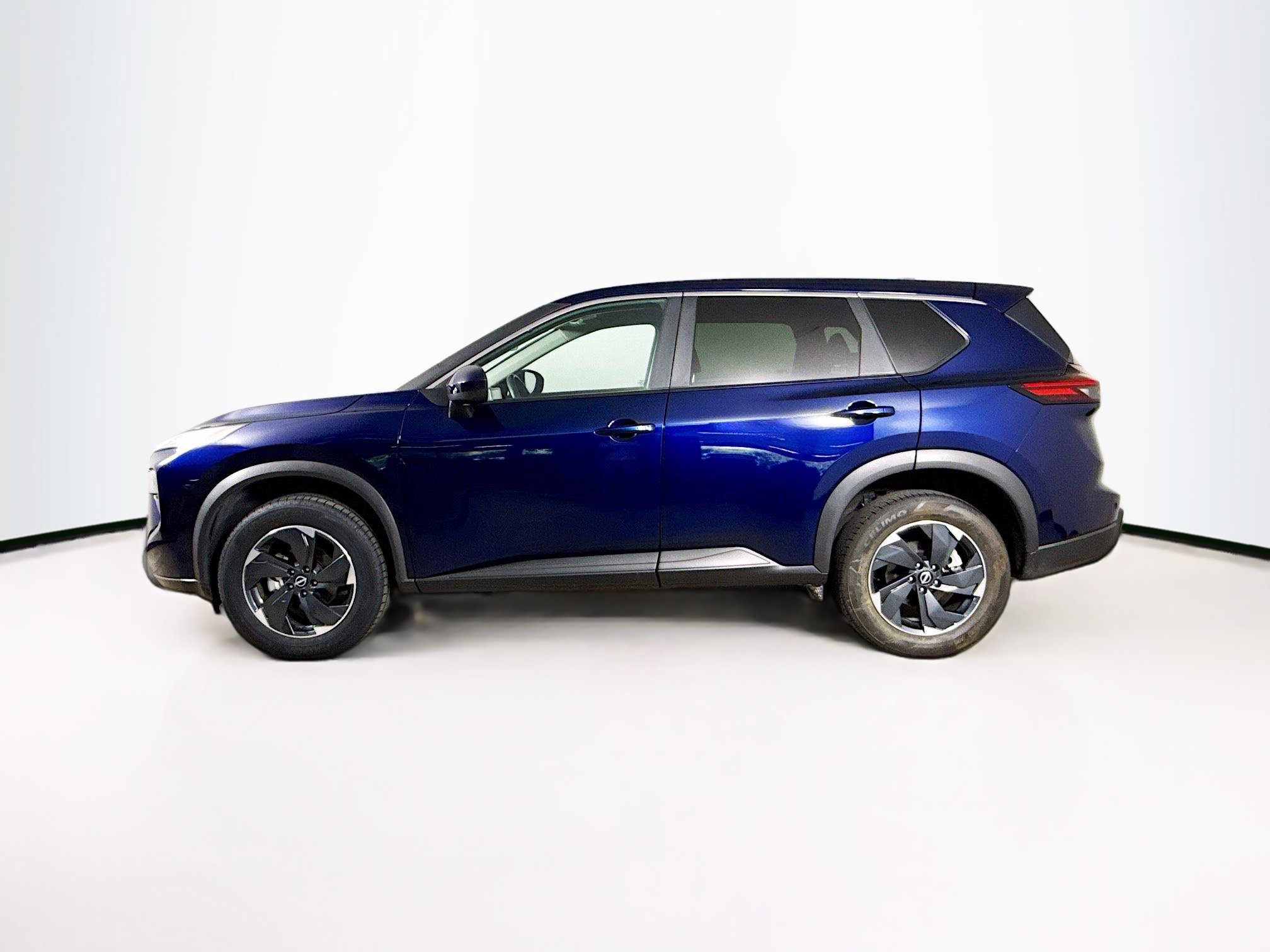 Used 2024 Nissan Rogue SV AWD/4WD image 7