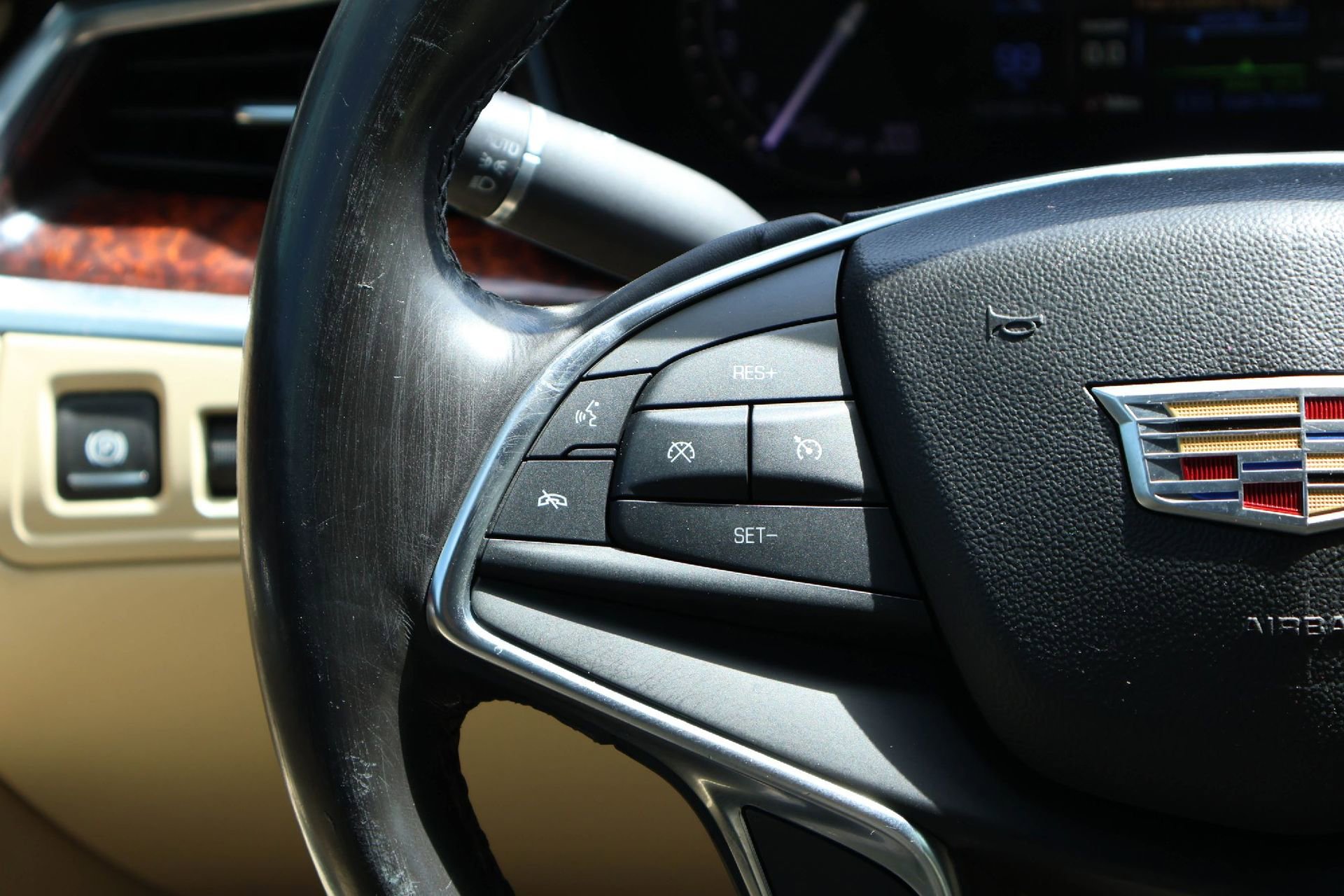 Used 2018 Cadillac XT5 Luxury w/ Driver Awareness Package image 22