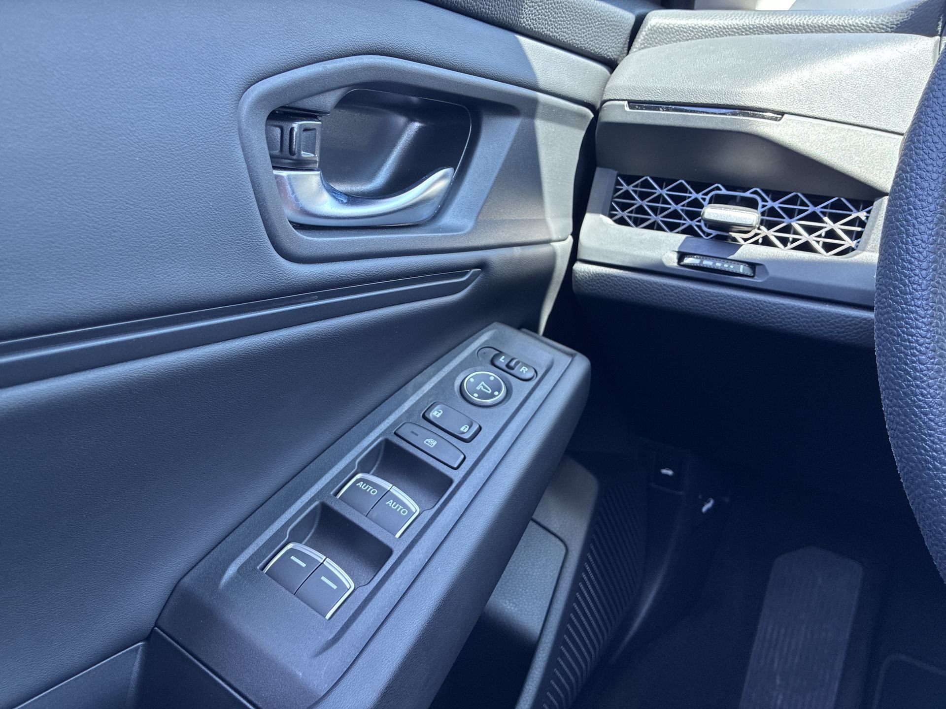 Certified 2025 Honda Accord SE image 40