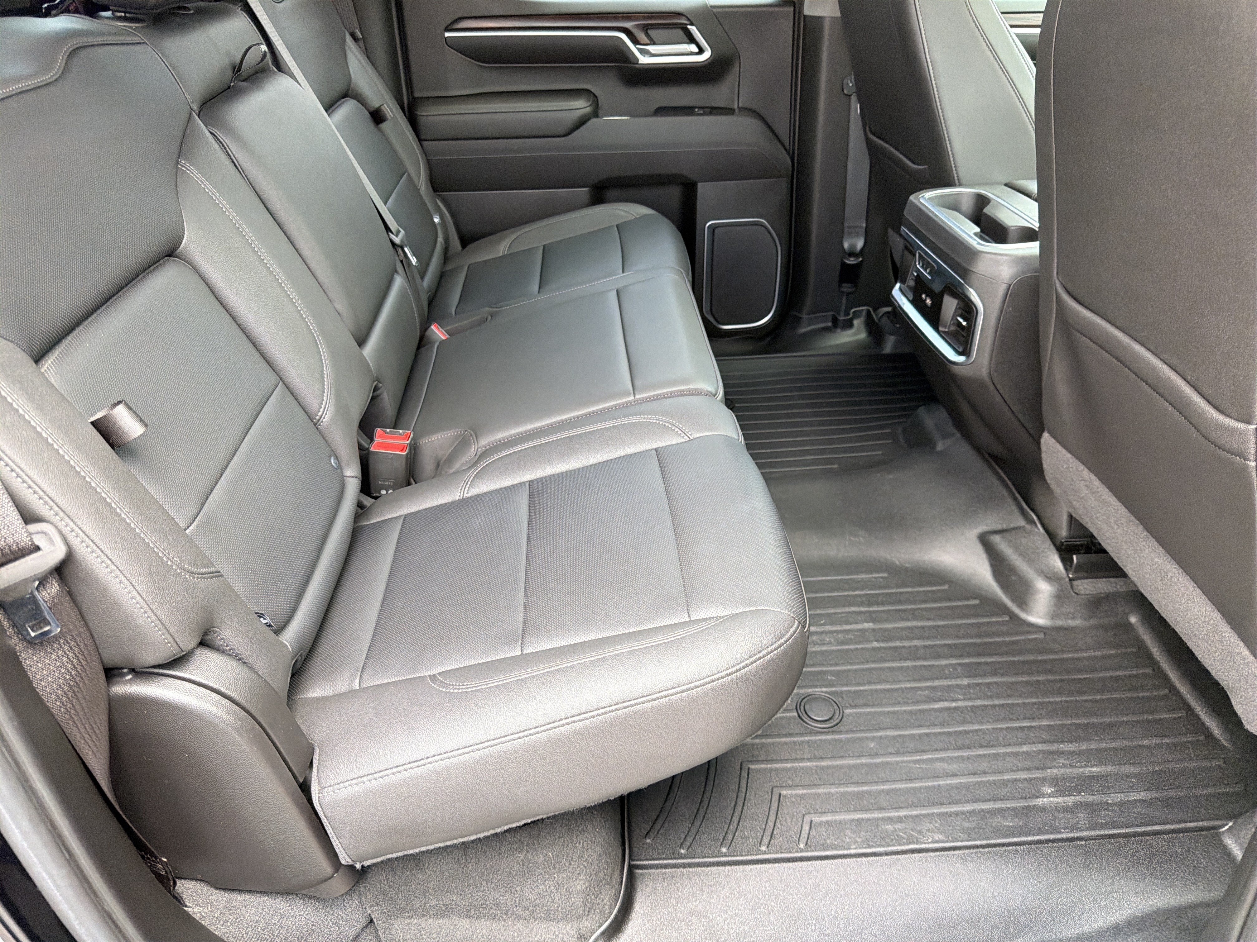 Used 2022 GMC Sierra 1500 SLT w/ SLT Convenience Package AWD/4WD image 16