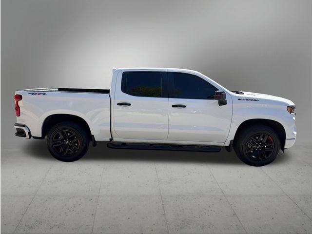 Used 2023 Chevrolet Silverado 1500 RST w/ Redline Edition AWD/4WD image 6