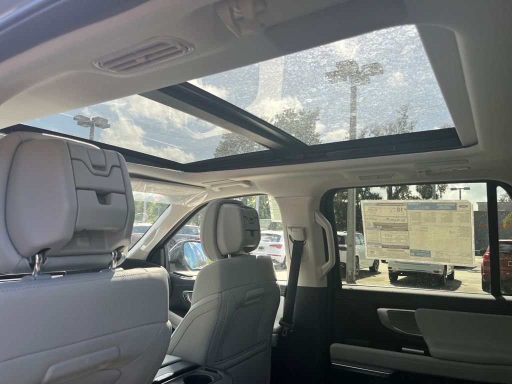 New 2026 Ford Expedition Platinum w/ Driver's Package AWD/4WD image 8