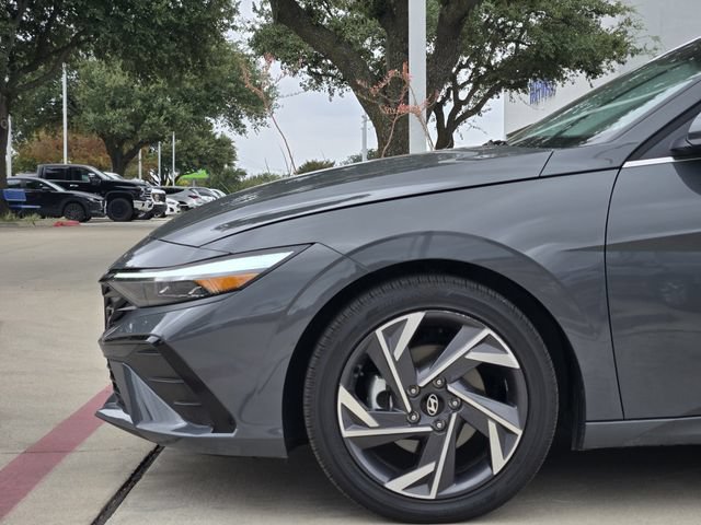 Certified 2026 Hyundai Elantra Limited FWD image 6