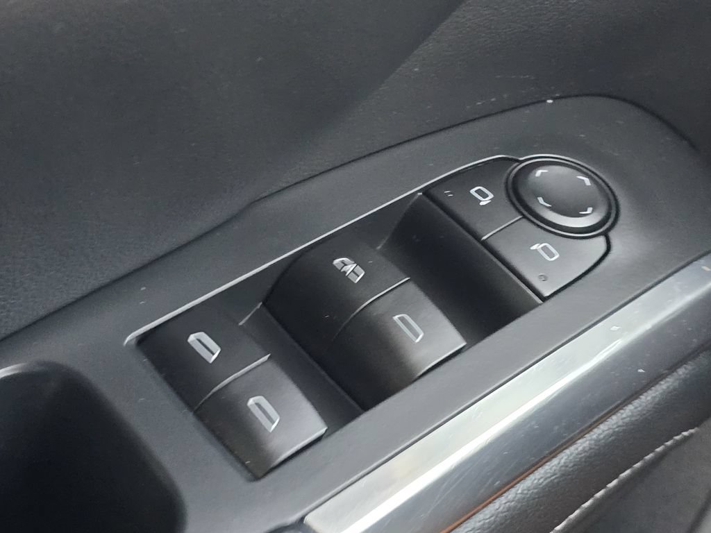 Used 2026 Chevrolet Traverse LT FWD image 24