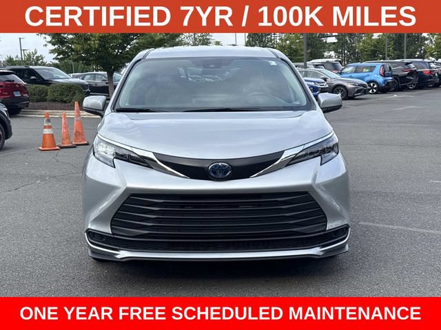 Used 2025 Toyota Sienna LE FWD image 6
