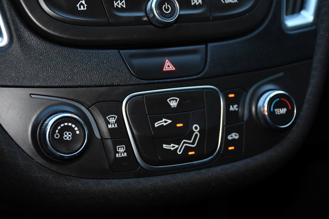 Used 2018 Chevrolet Malibu LT FWD image 37