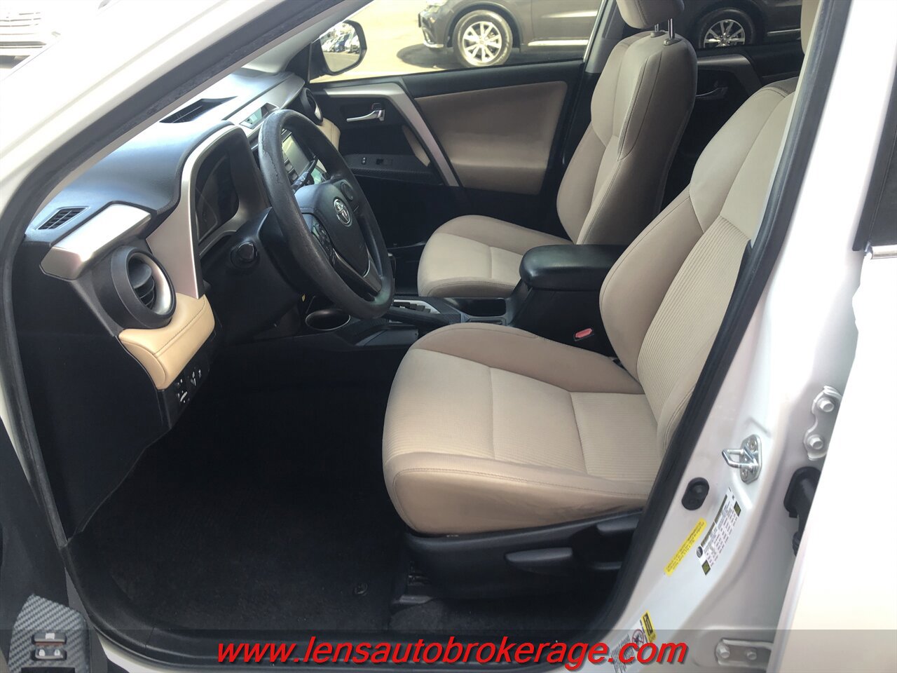 Used 2015 Toyota RAV4 XLE FWD image 11
