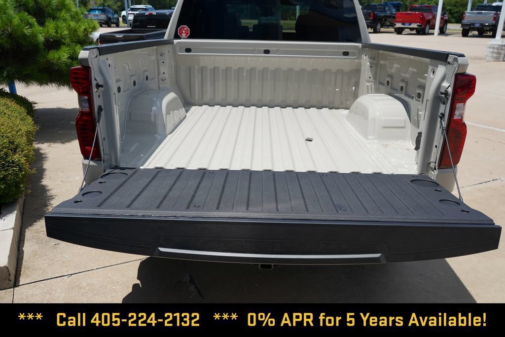 New 2026 Chevrolet Silverado 1500 Custom w/ LPO, Dark Essentials Package AWD/4WD image 18