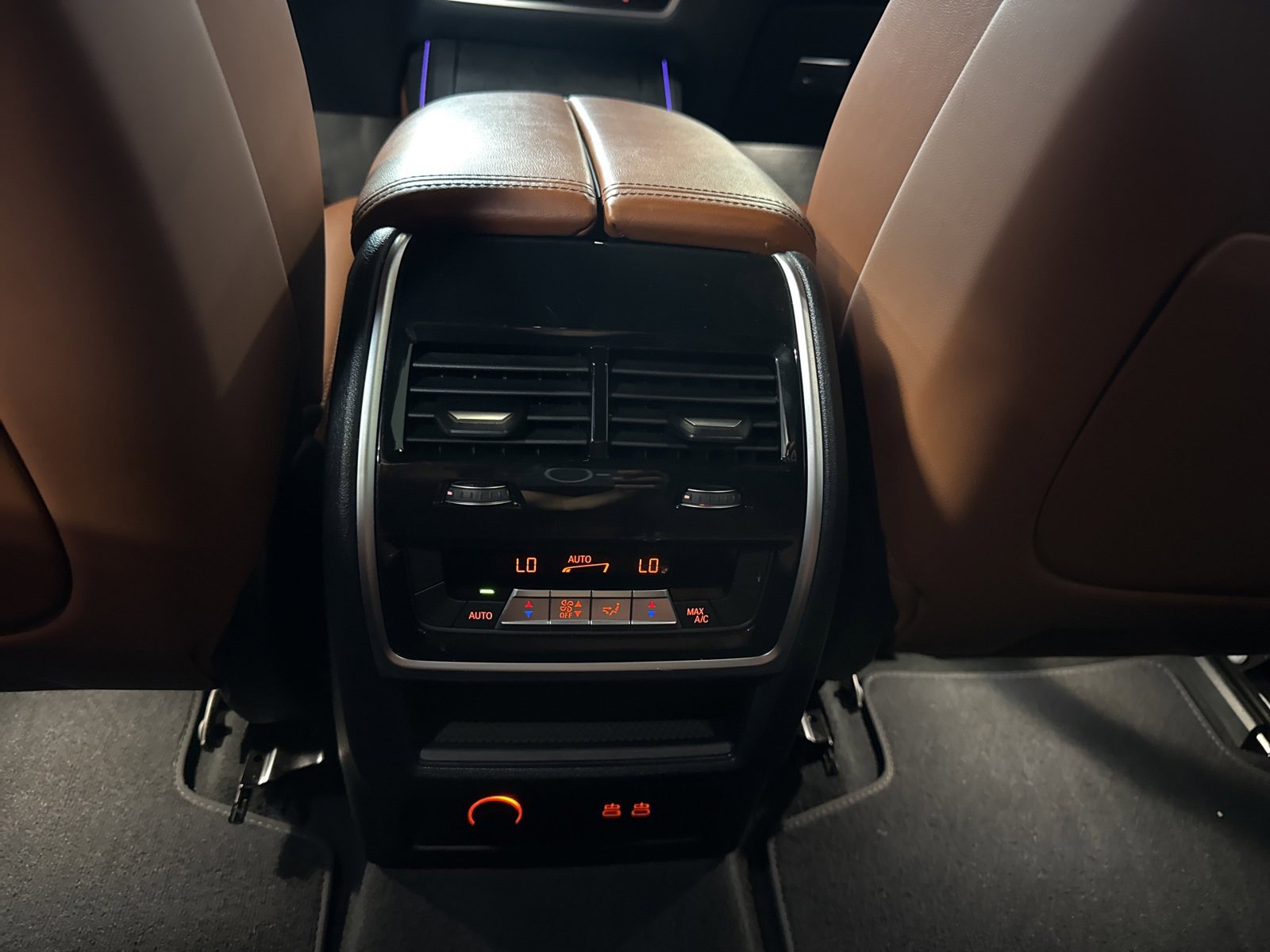 Used 2023 BMW X7 xDrive40i w/ M Sport Package image 16