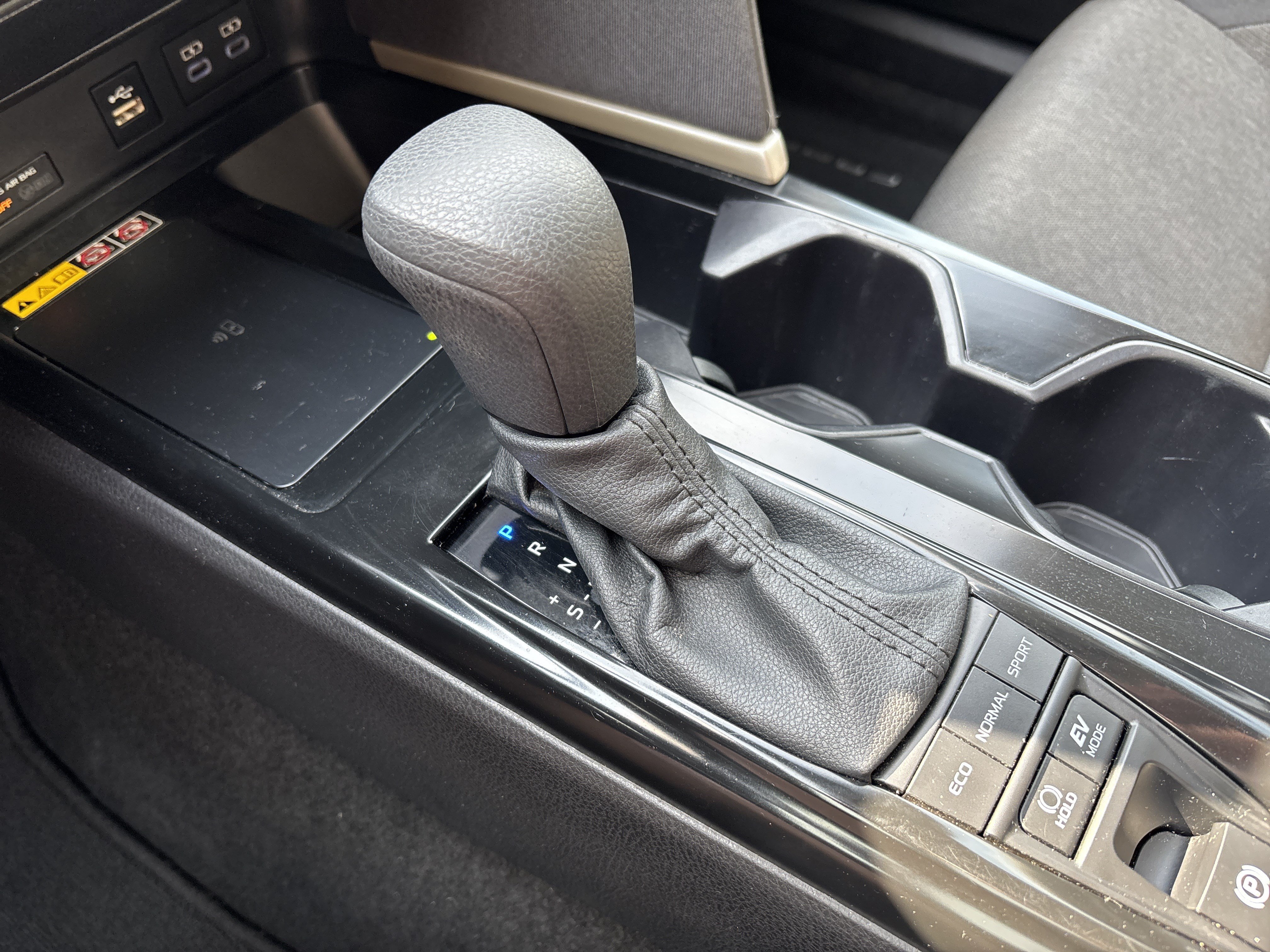 Used 2025 Toyota Camry Hybrid FWD image 24