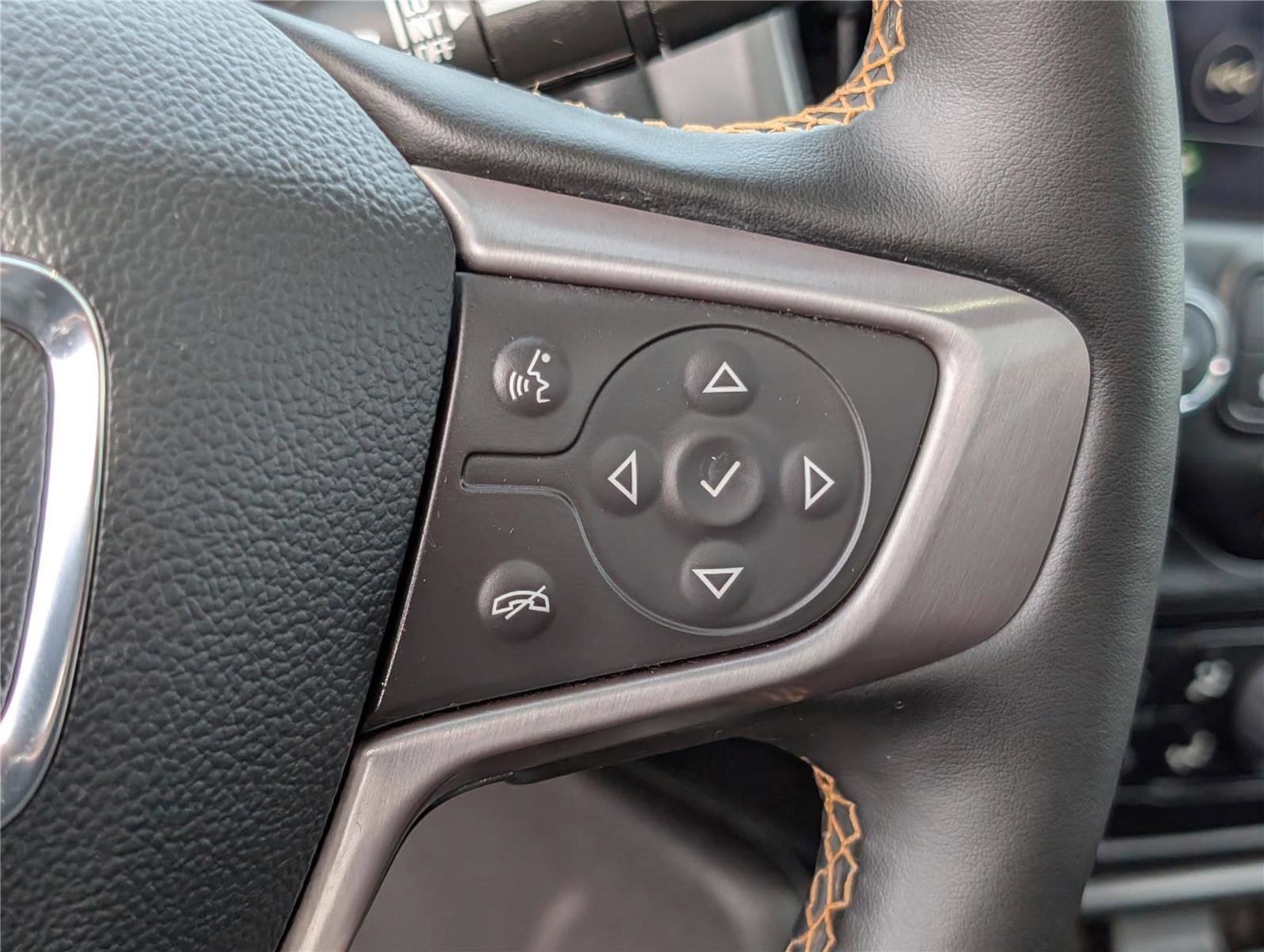 Used 2024 GMC Terrain AT4 image 24