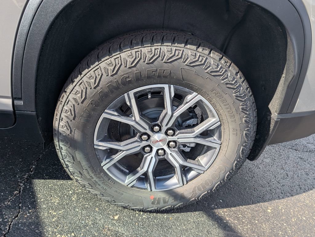 New 2026 GMC Acadia AT4 w/ Luxury Package image 23