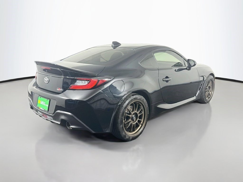 Used 2022 Toyota GR86 Premium RWD image 10