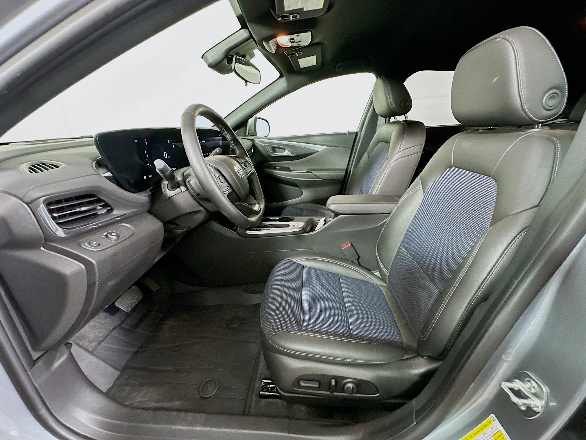 Used 2025 Buick Envista Preferred w/ Convenience I Package image 13