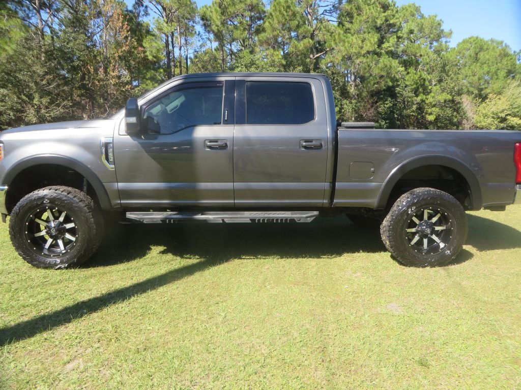 Used 2019 Ford F250 Lariat w/ Lariat Value Package image 1