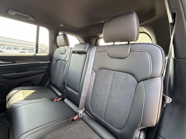 New 2026 Jeep Grand Cherokee Laredo image 19