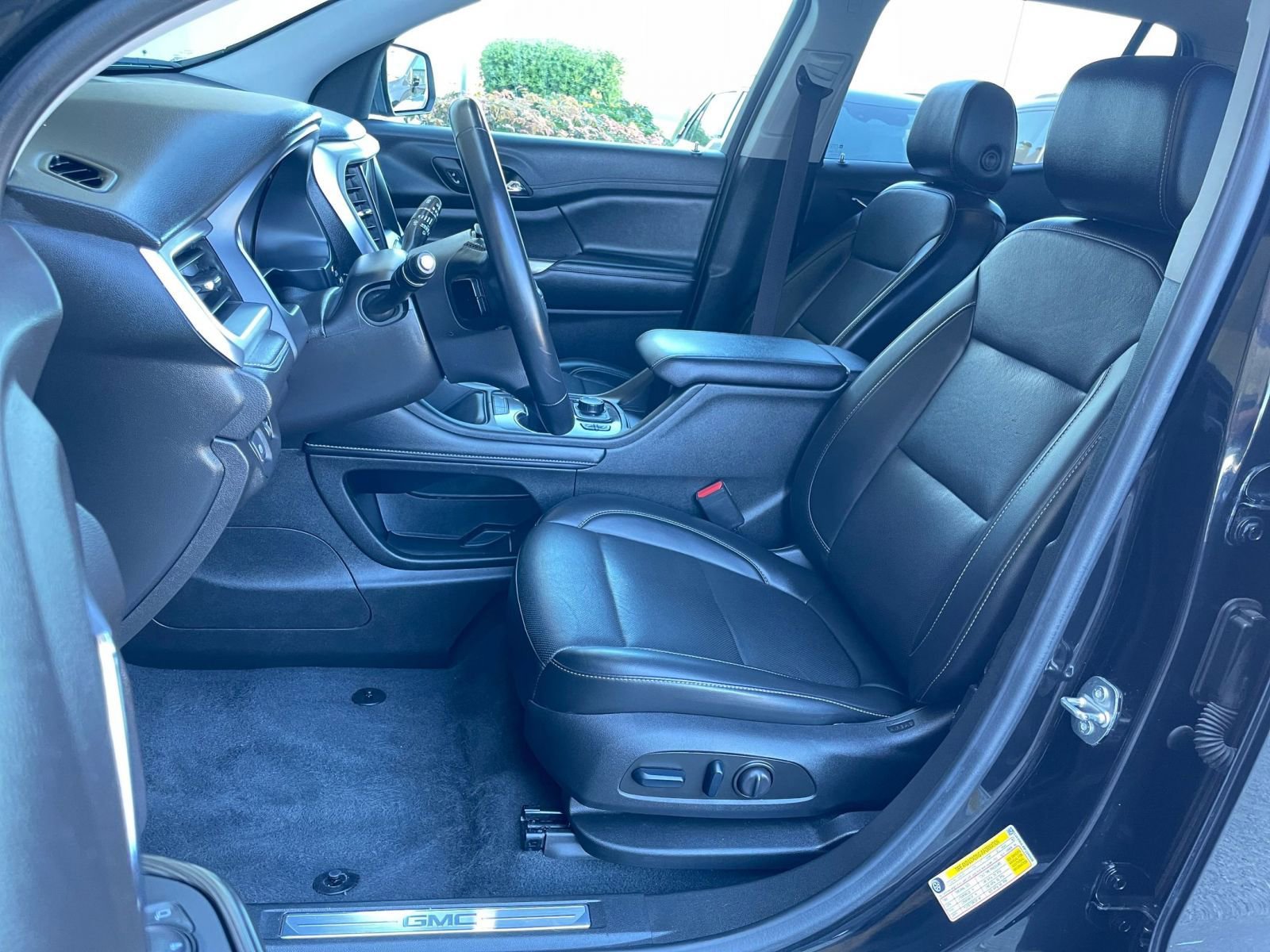 Used 2023 GMC Acadia SLT image 39