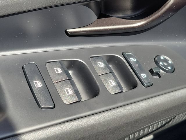 New 2026 Hyundai Elantra Sport FWD image 17