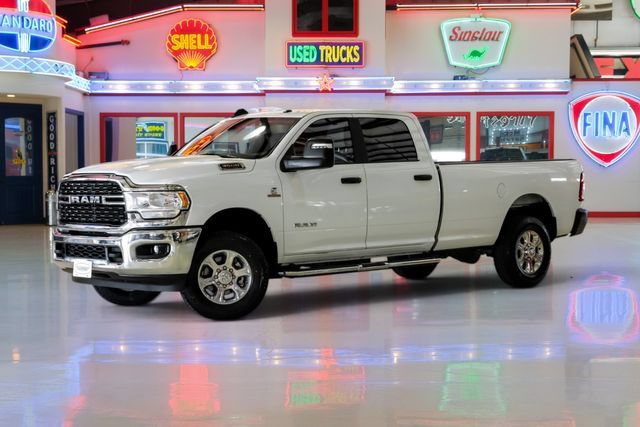 Used 2024 RAM 3500 Big Horn AWD/4WD image 2