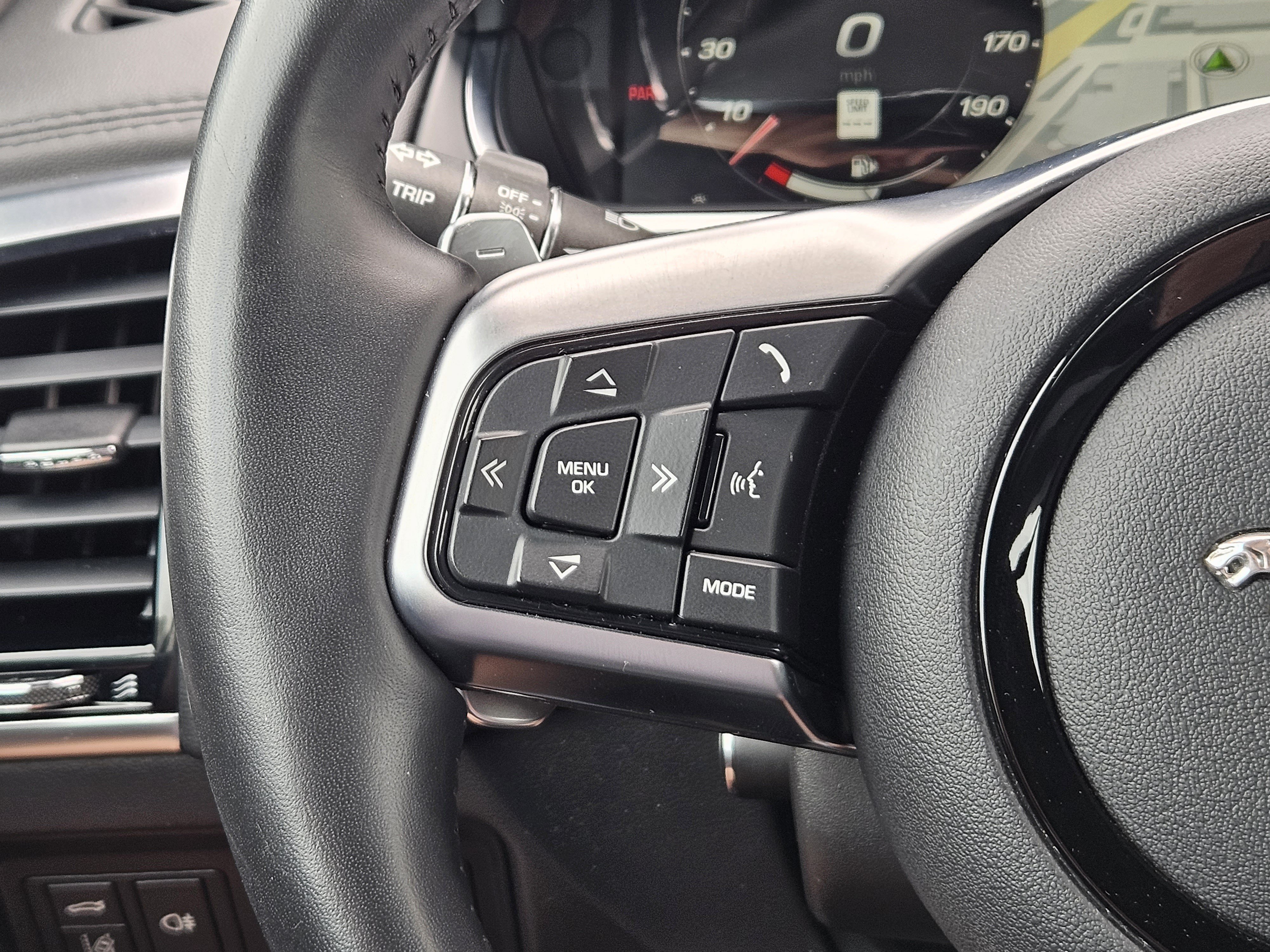 Used 2024 Jaguar F-TYPE R-Dynamic RWD image 28