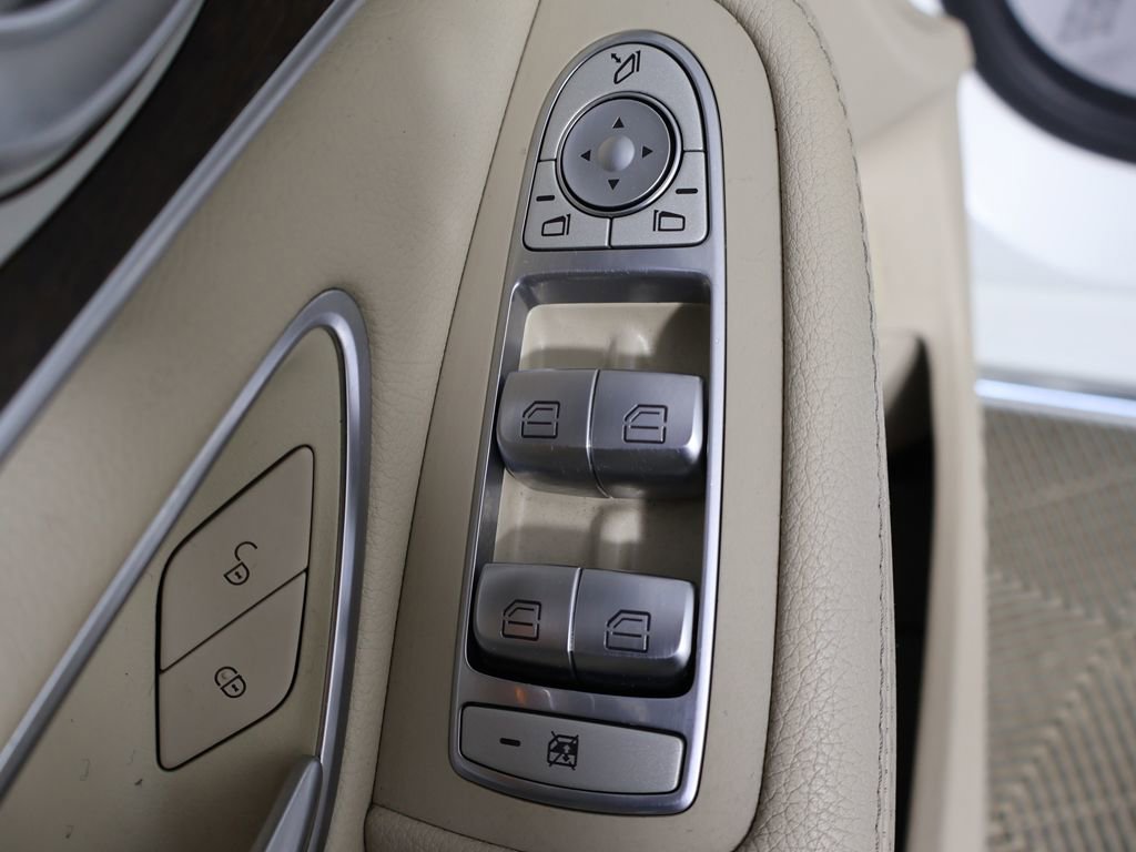 Used 2019 Mercedes-Benz C 300 4MATIC Sedan image 34