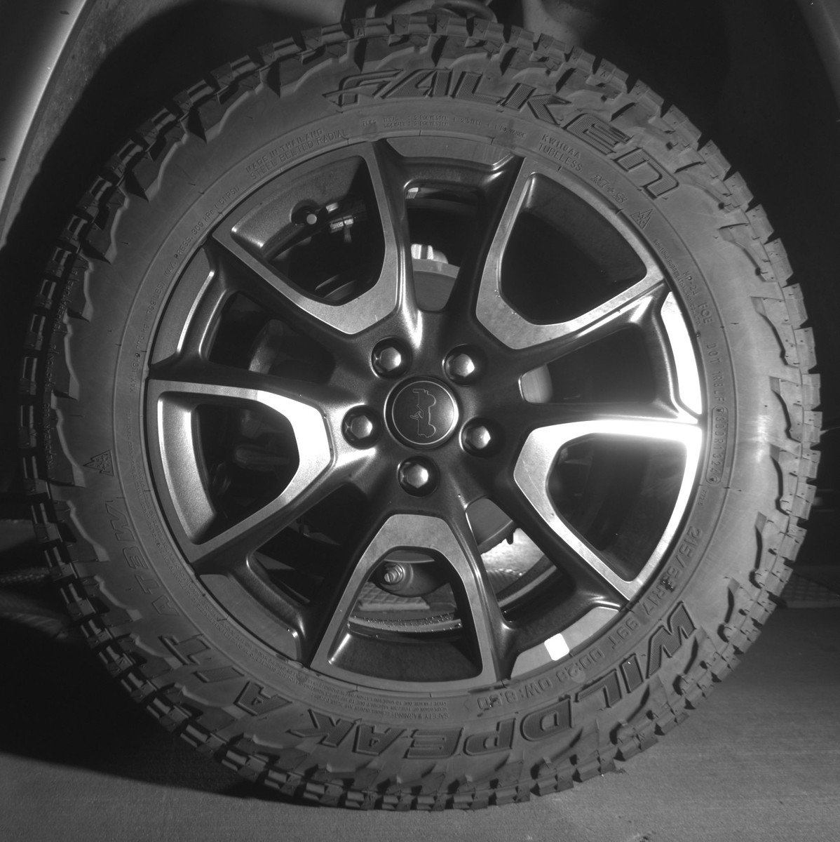 Used 2025 Jeep Compass Trailhawk AWD/4WD image 14