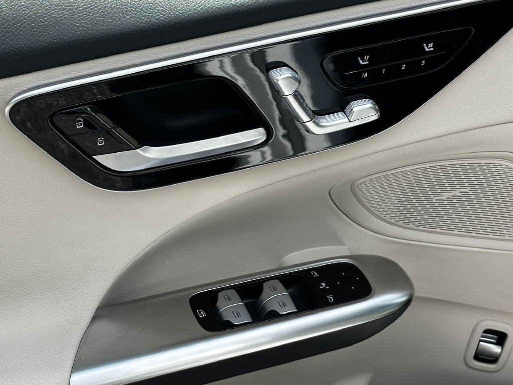 Certified 2025 Mercedes-Benz C 300 Sedan image 12