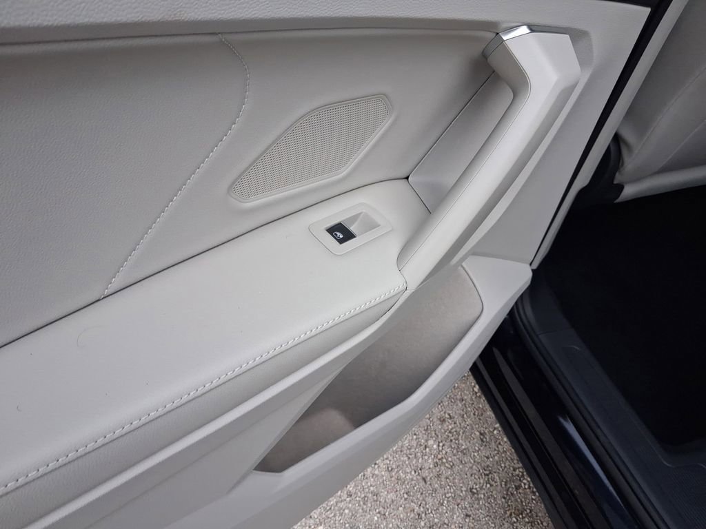 Used 2023 Volkswagen Tiguan SE R-Line FWD image 12